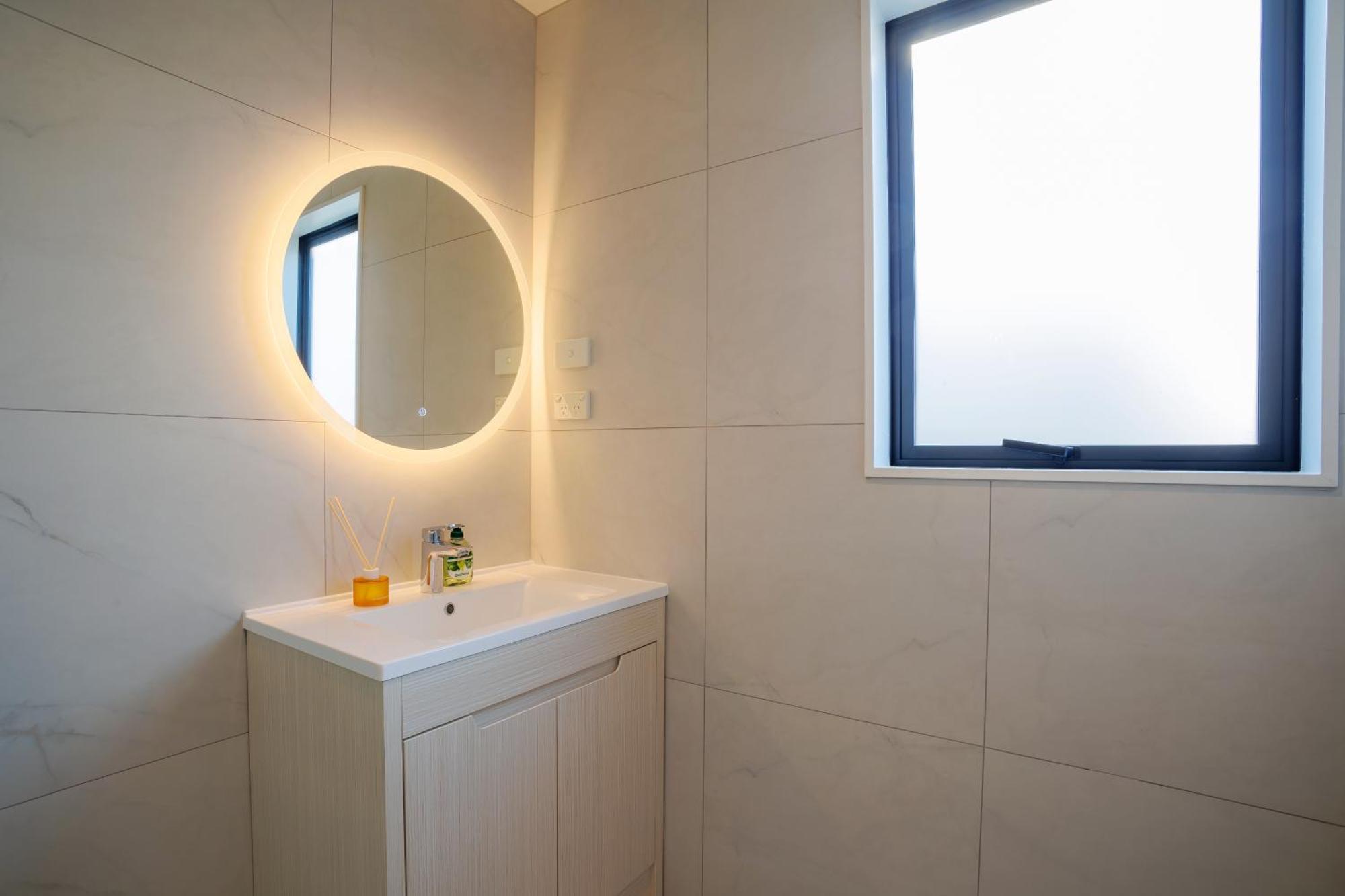 Zen Style 3 Bedrooms Near School, Shop And Eateries * Auckland